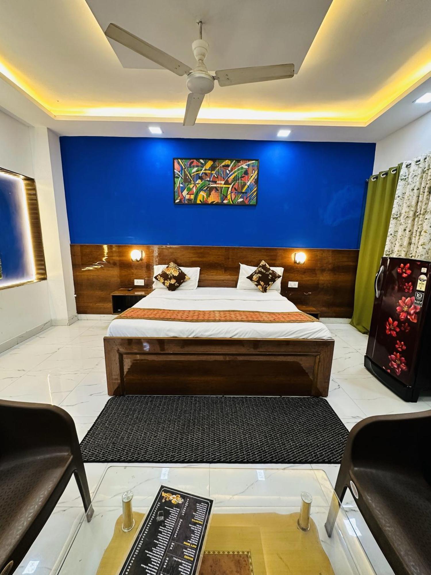 Golden Bed And Breakfast- High Quality Rooms In South Ex-1 D Block Ню Делхи Екстериор снимка